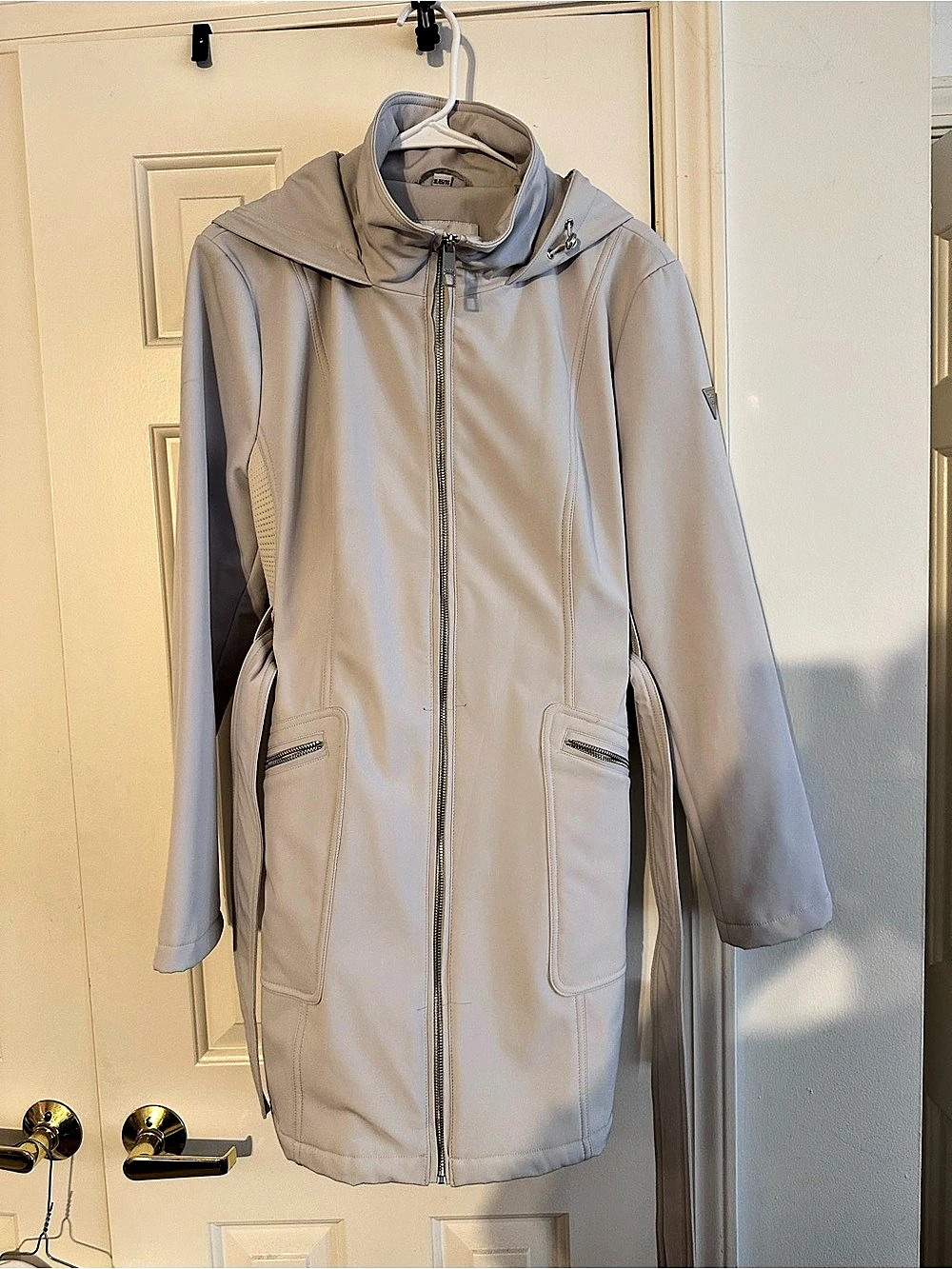 GUESS Hooded Belted Jacket in Gray Size XL Like New